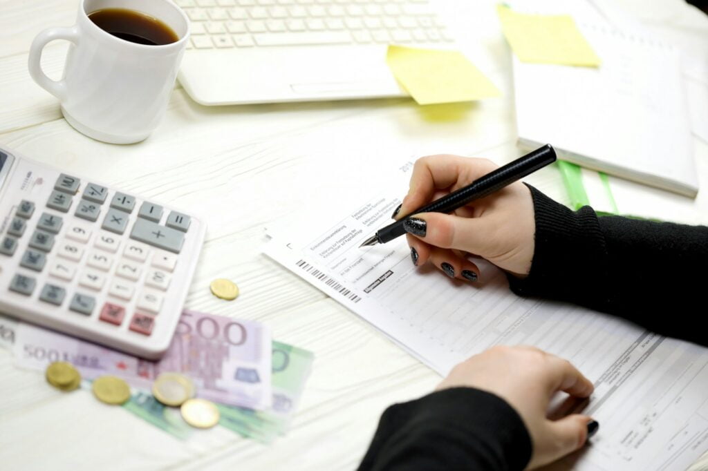 Accountant fill german tax form Einkommensteuererklarung in end of tax period